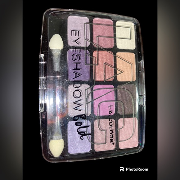 Makeup Lot (4 items) - Picture 2 of 9